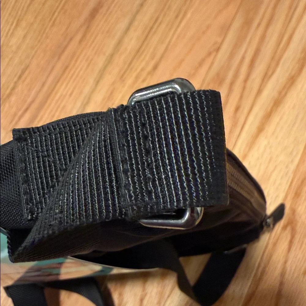 32 Degrees Cool Unisex Black Crossbody Bag Adjustable Strap Water Resistant